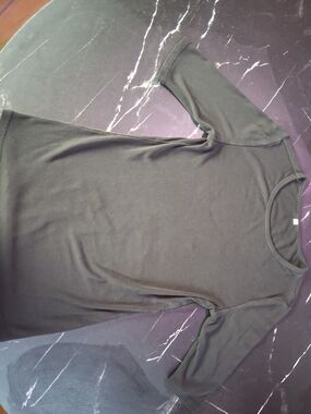 Women’s Black Short Sleeve Knit Top